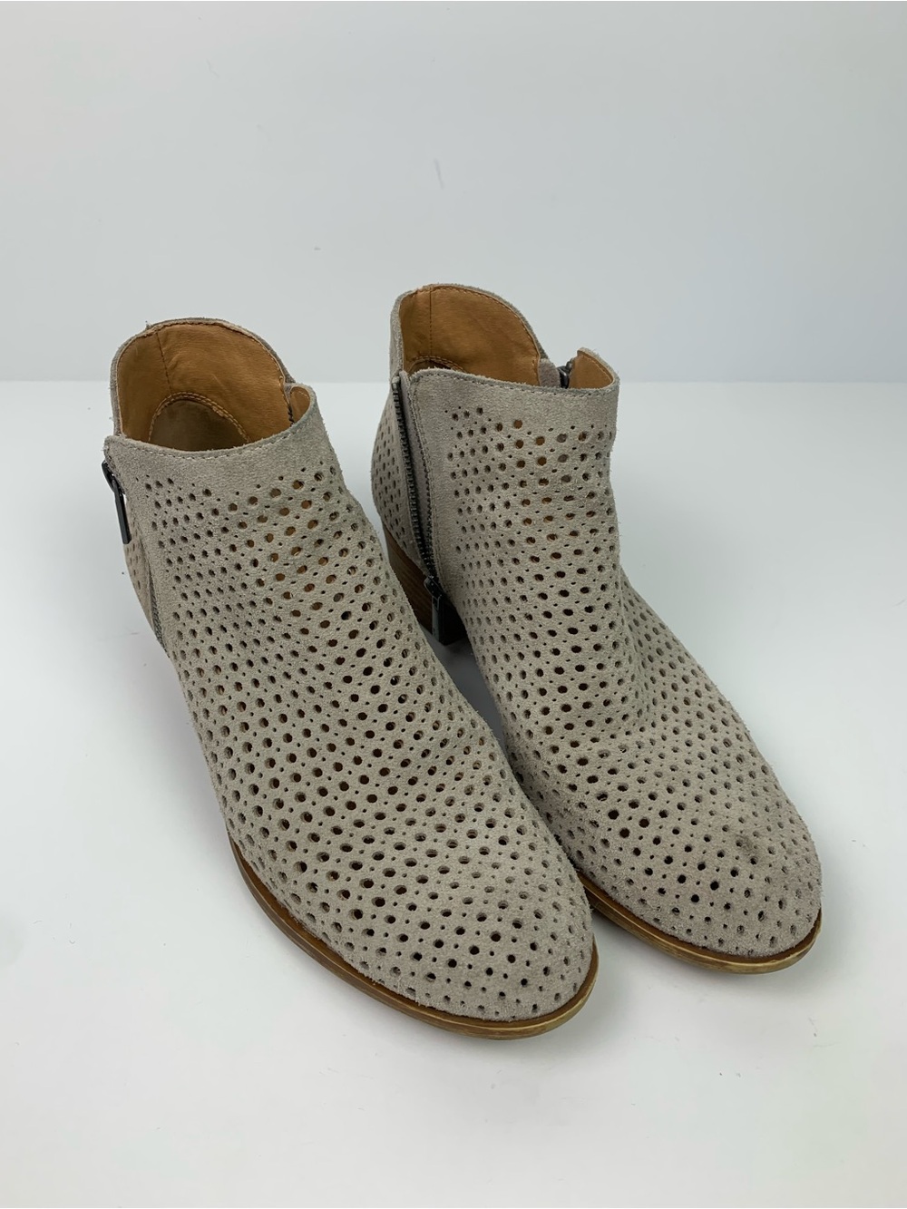 Lucky Brand Womens 10 Gray Suede Perforated Side Zip Ankle Bootie Block Heel